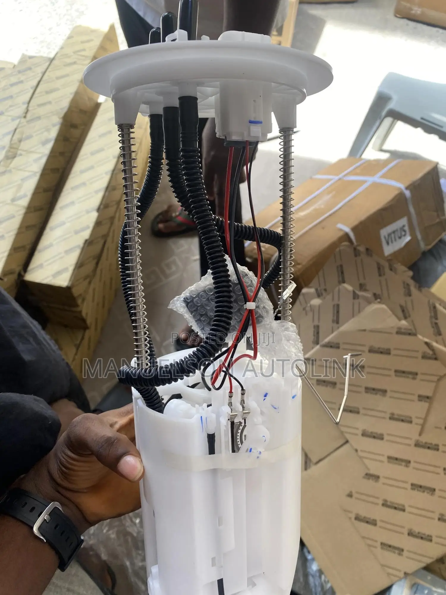 Complete Fuel Pump Landcruiser V8 010,Lx570,L470 77020-60490
