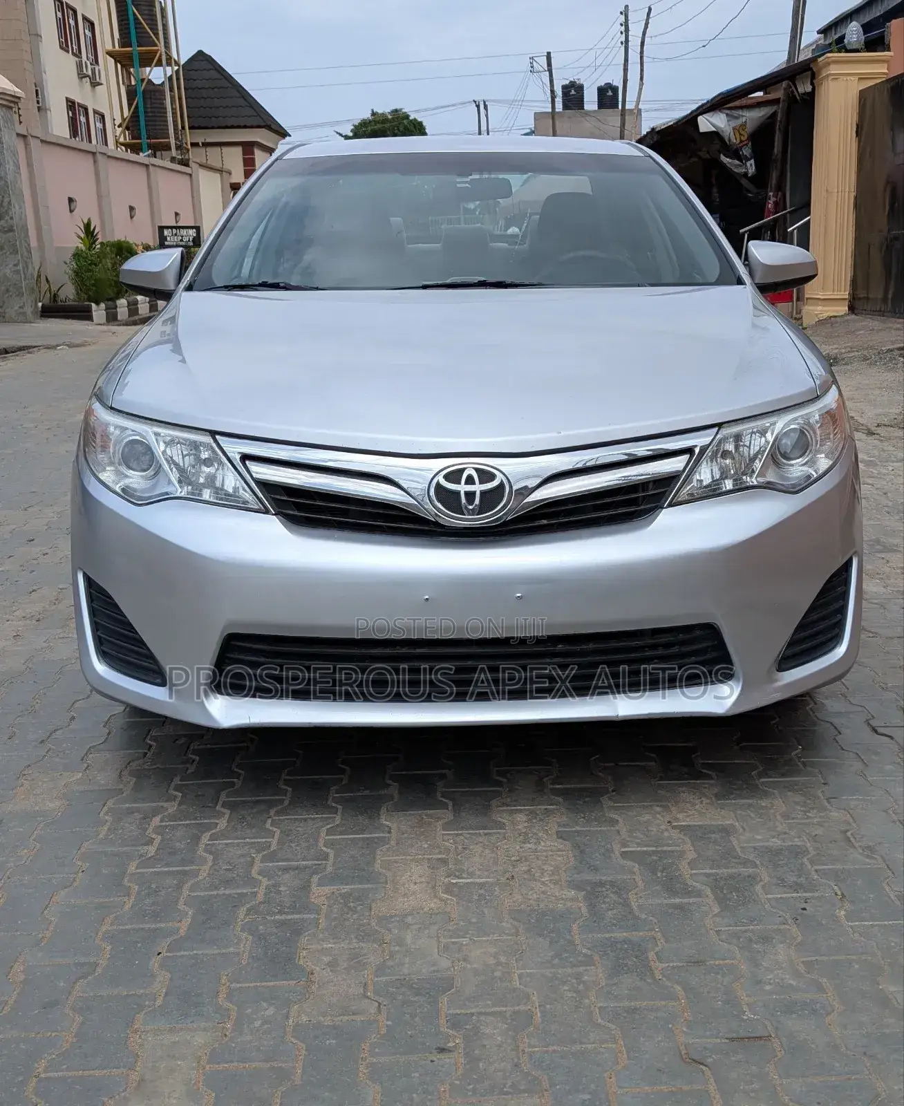 Toyota Camry LE 4dr Sedan (2.5L 4cyl 6A) 2012 Silver