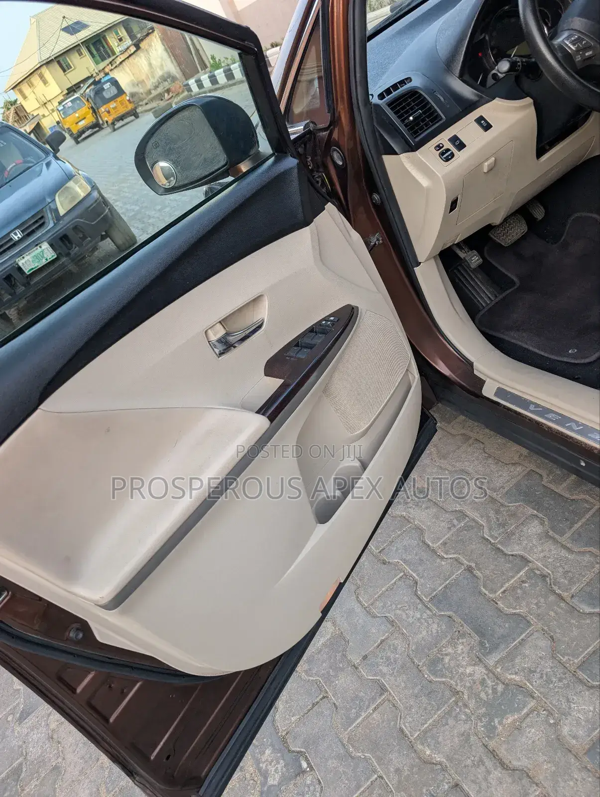 Toyota Venza V6 AWD 2010 Brown