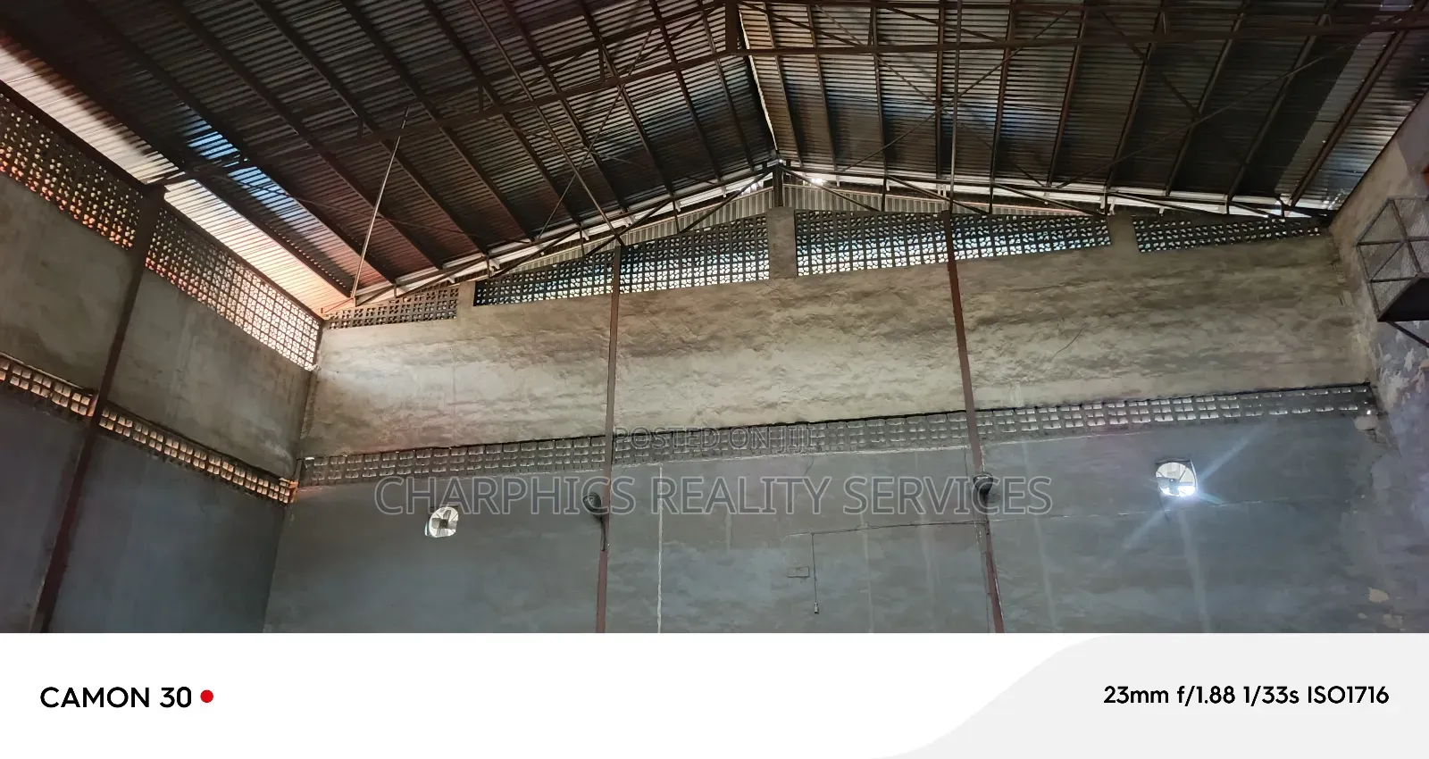 *Warehouse for Lease* 
Good 14,200sqft Off Eric Moore Road Suruler