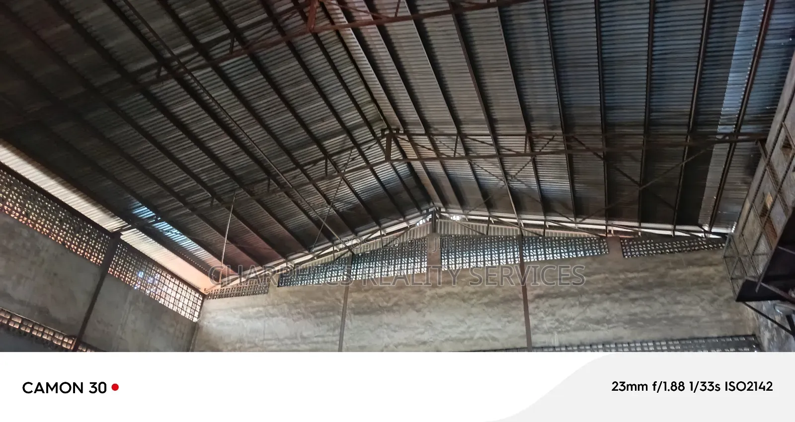 *Warehouse for Lease* 
Good 14,200sqft Off Eric Moore Road Suruler