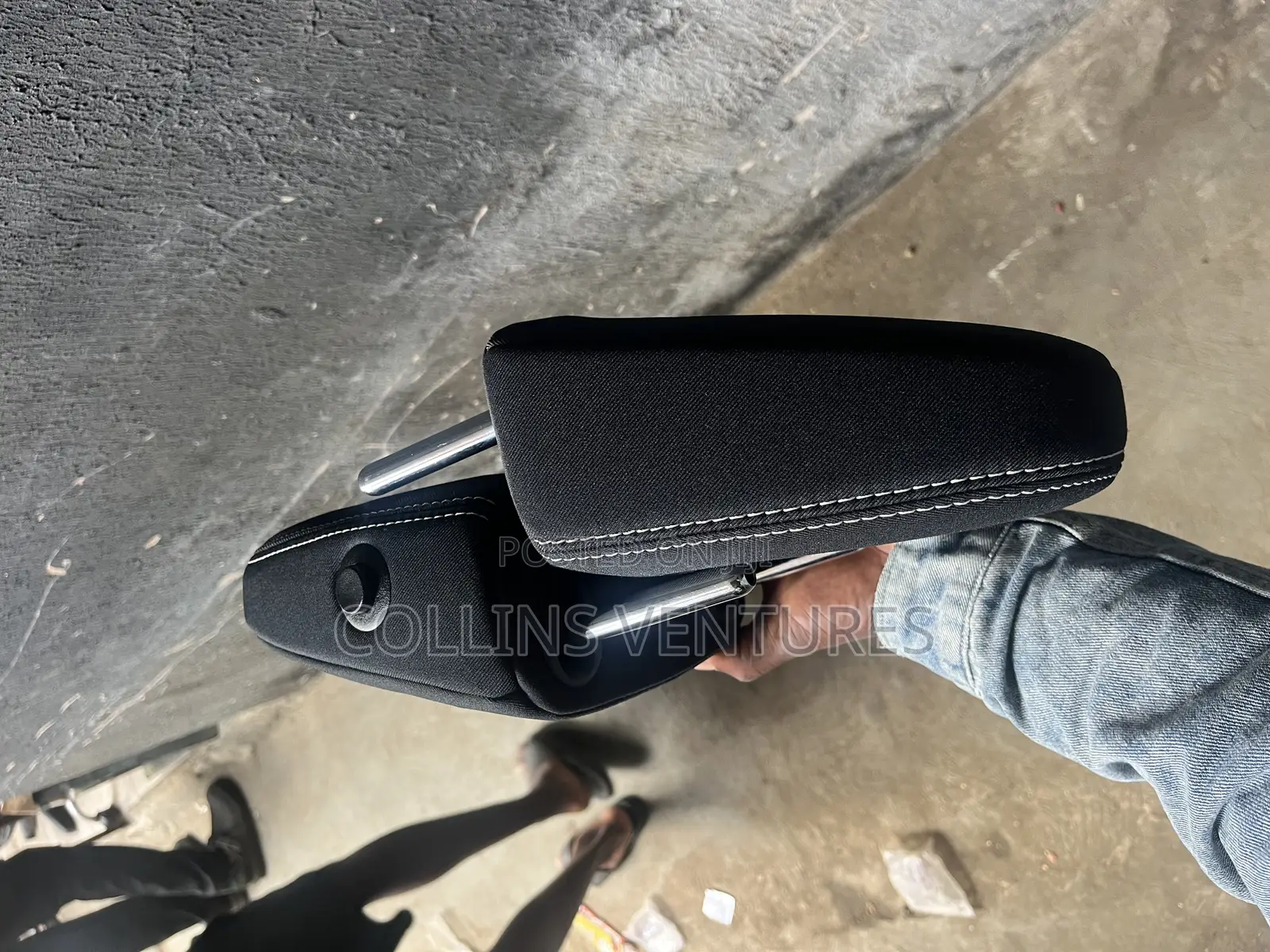 2 Back Headrest Toyota Rav4 2014-16 Available