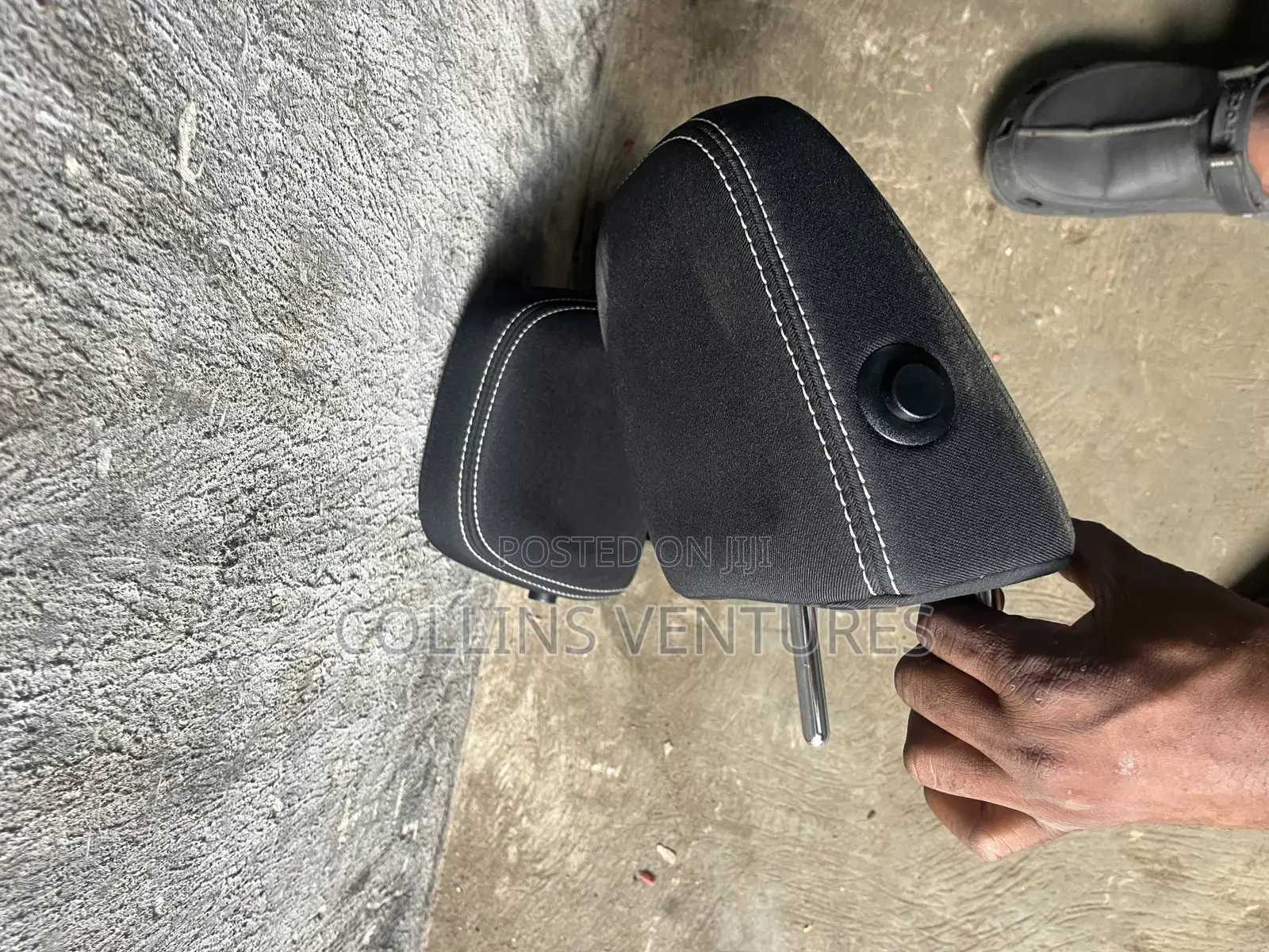 2 Back Headrest Toyota Rav4 2014-16 Available