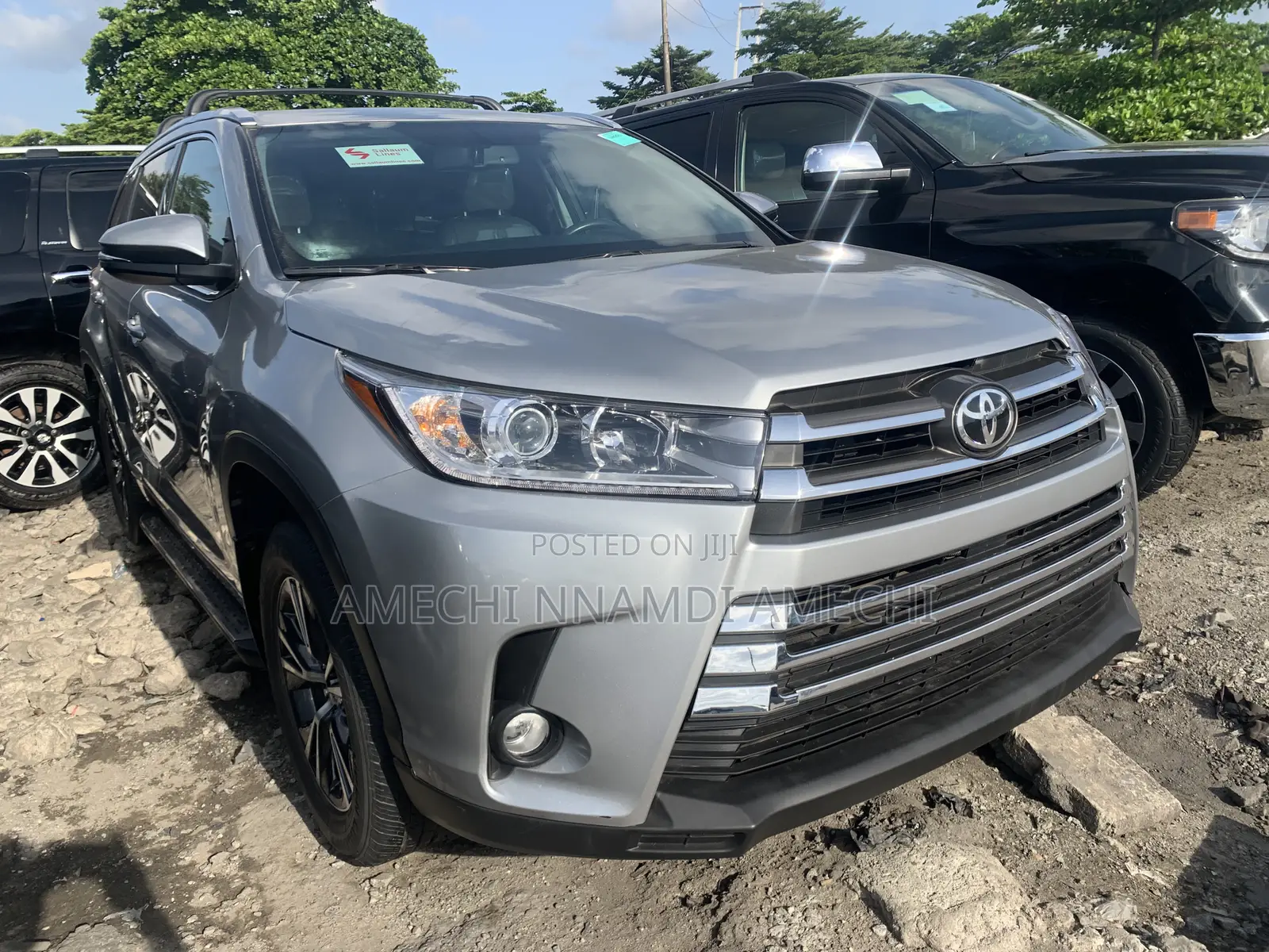 Toyota Highlander XLE 4x4 V6 (3.5L 6cyl 8A) 2017 Gray