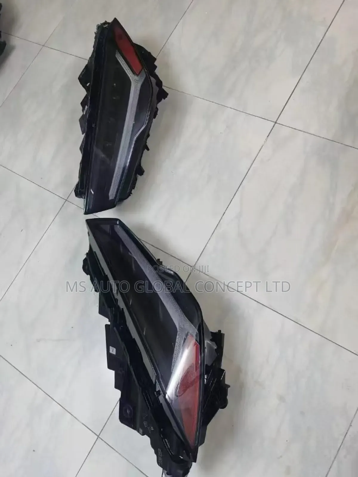 Lamborghini Urus Headlights