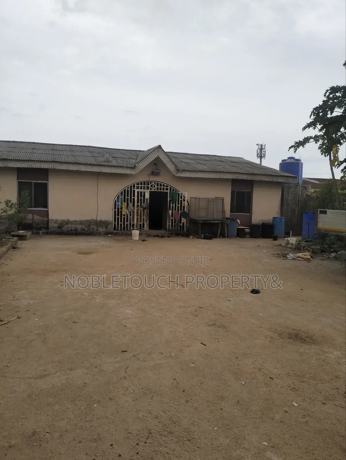 4bdrm Bungalow in Egan Igando Lagos for sale