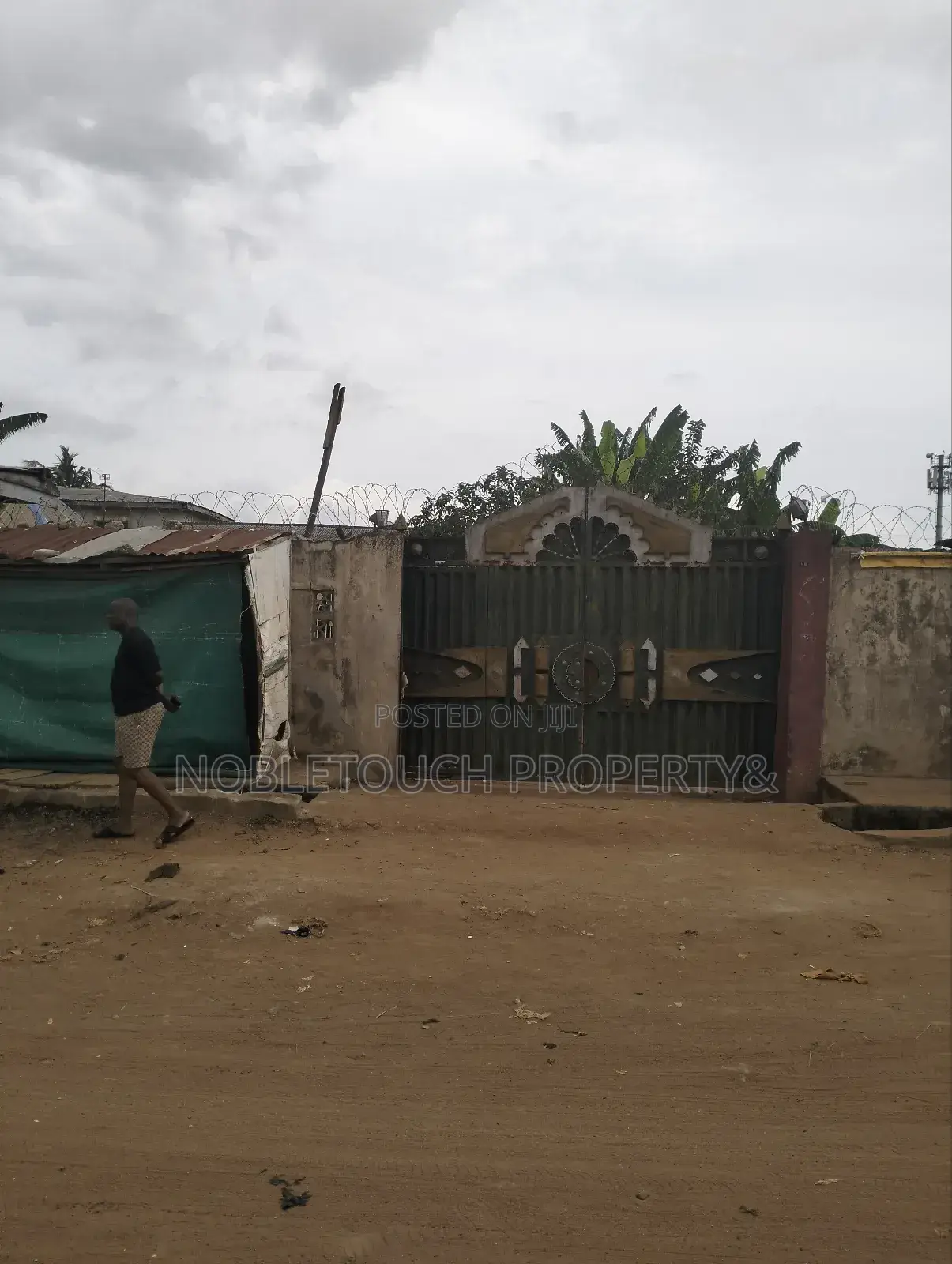 4bdrm Bungalow in Egan Igando Lagos for sale
