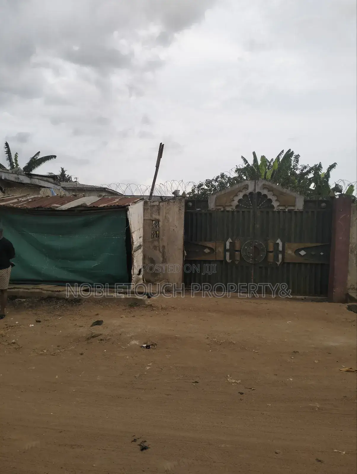 4bdrm Bungalow in Egan Igando Lagos for sale