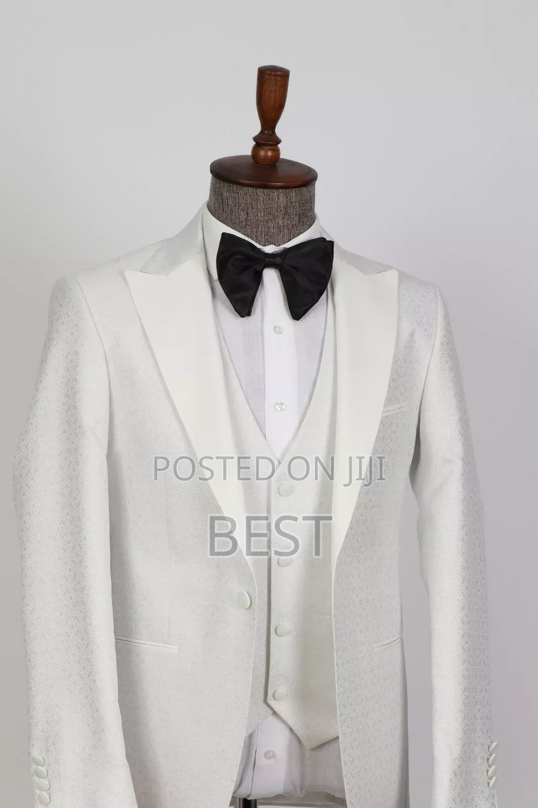 Luxury Tuxedos Men's Suits for Wedding and Other Occasions