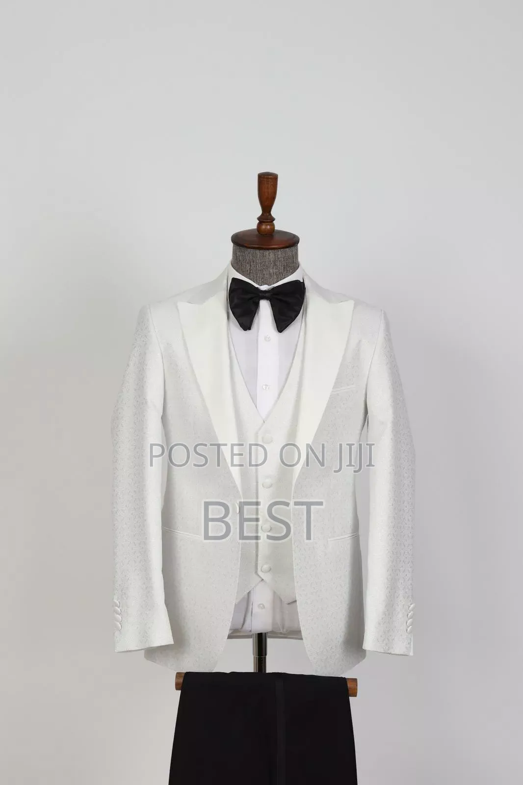 Luxury Tuxedos Men's Suits for Wedding and Other Occasions