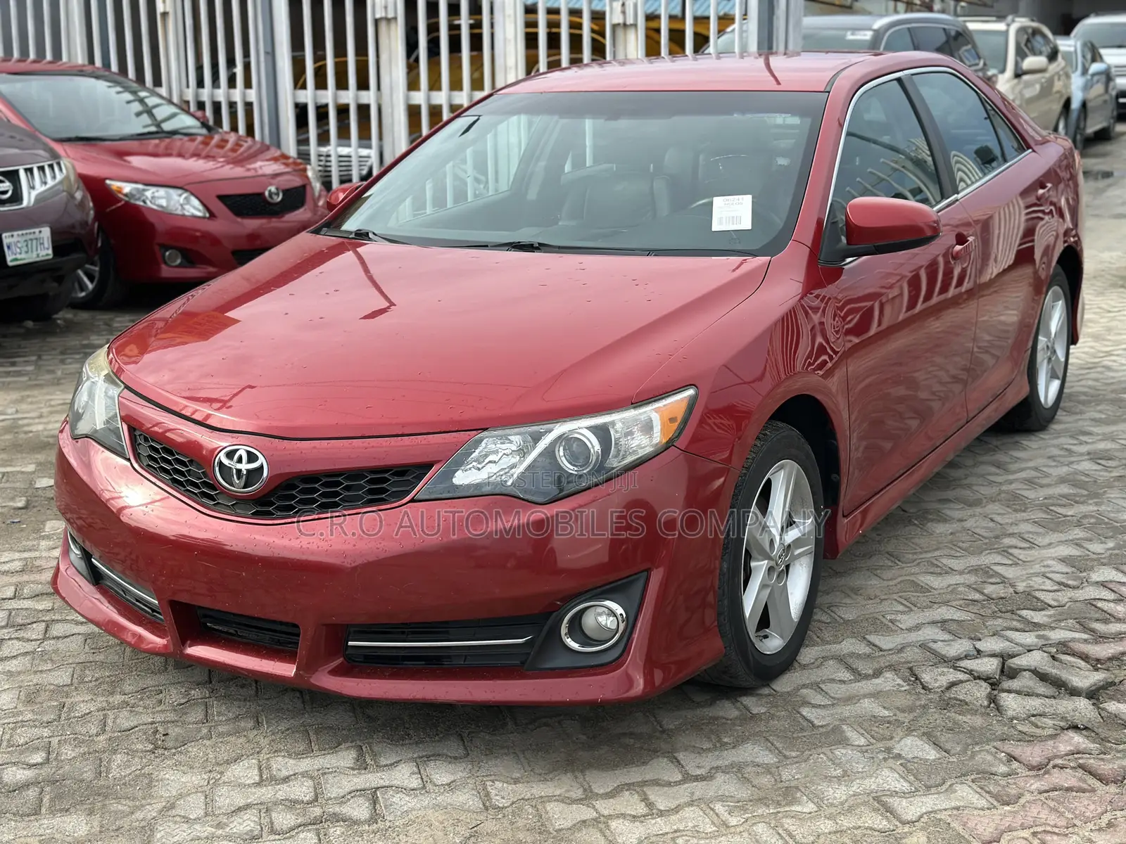 Toyota Camry SE 4dr Sedan (2.5L 4cyl 6A) 2014 Red
