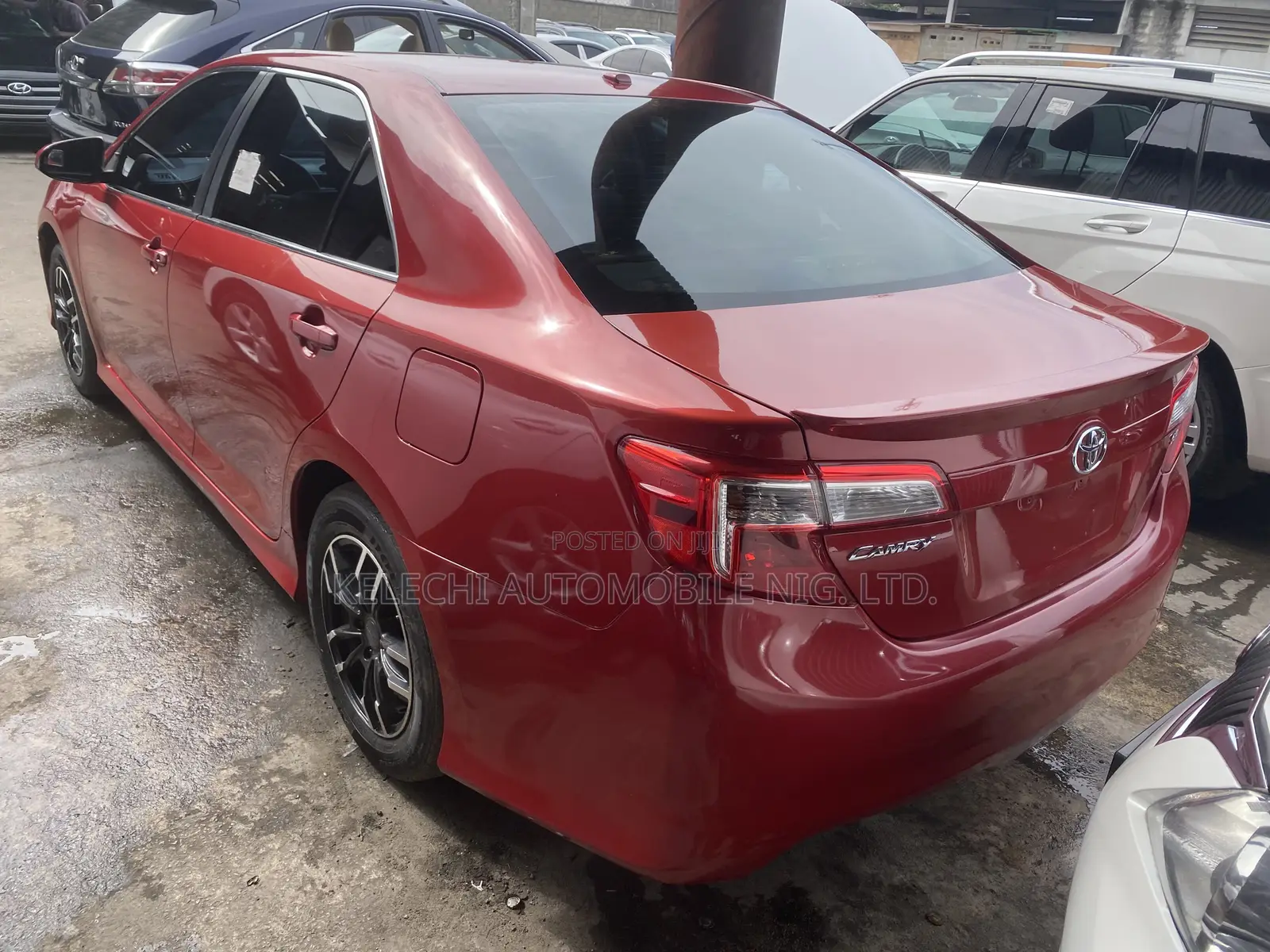 Toyota Camry SE 4dr Sedan (2.5L 4cyl 6A) 2013 Red