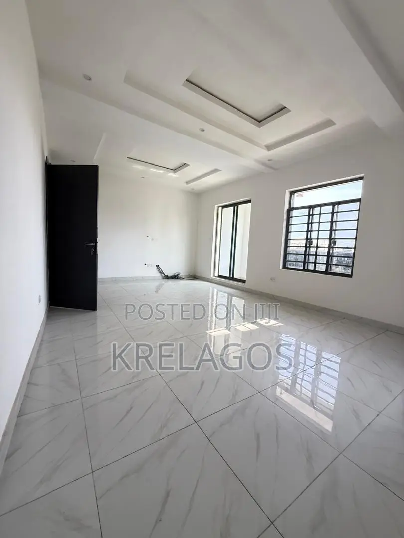 5bdrm Duplex in Ikate for sale