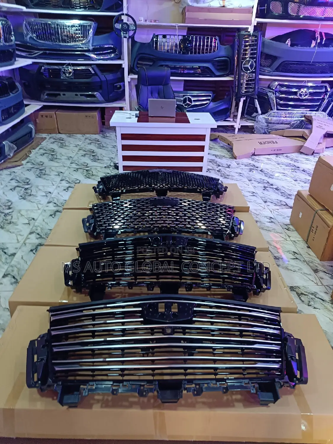 Cadillac Escalade 2021/2024 Front Grille