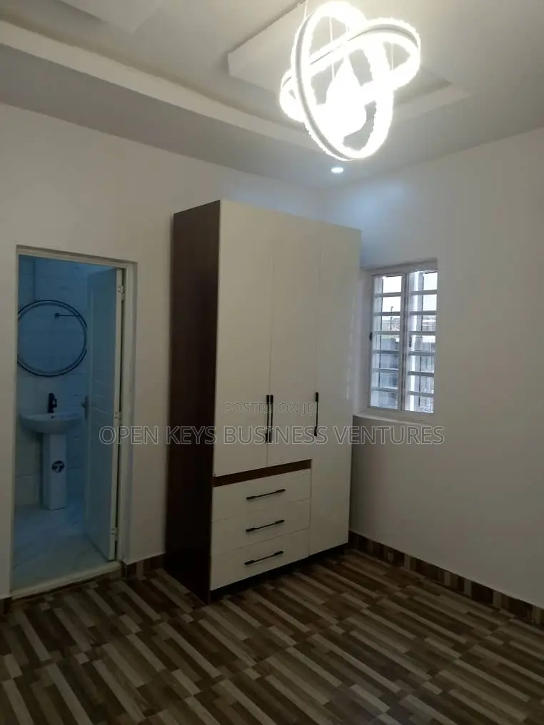 Furnished 5bdrm Duplex in Temidire, Ologuneru for sale