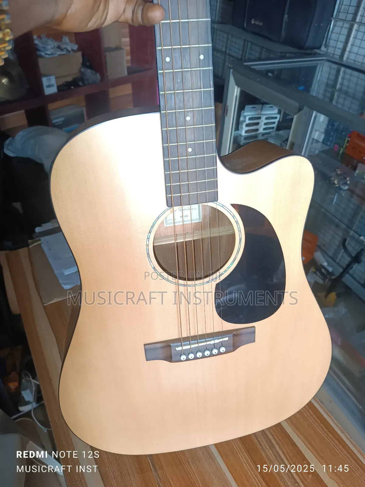 Syain Electro-Acoustic/Semi-Acoustic Guitar
