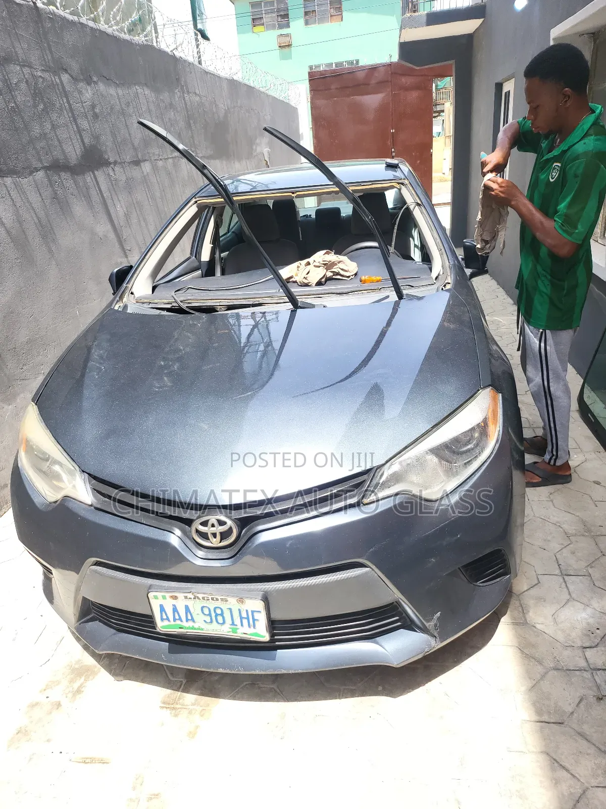 We Deliver and Install B4 Payment All Windscreen Glasses