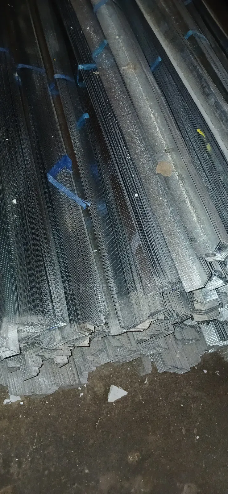 Ceiling Wall Angle for Gypsum/Plaster Board