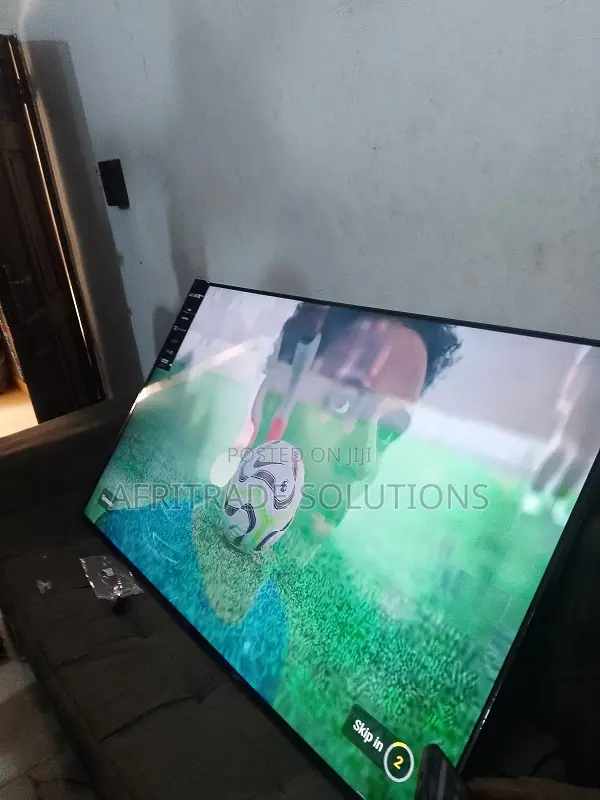 Lg Smart Uhd 70inhes Tv With Hdmi Cable
