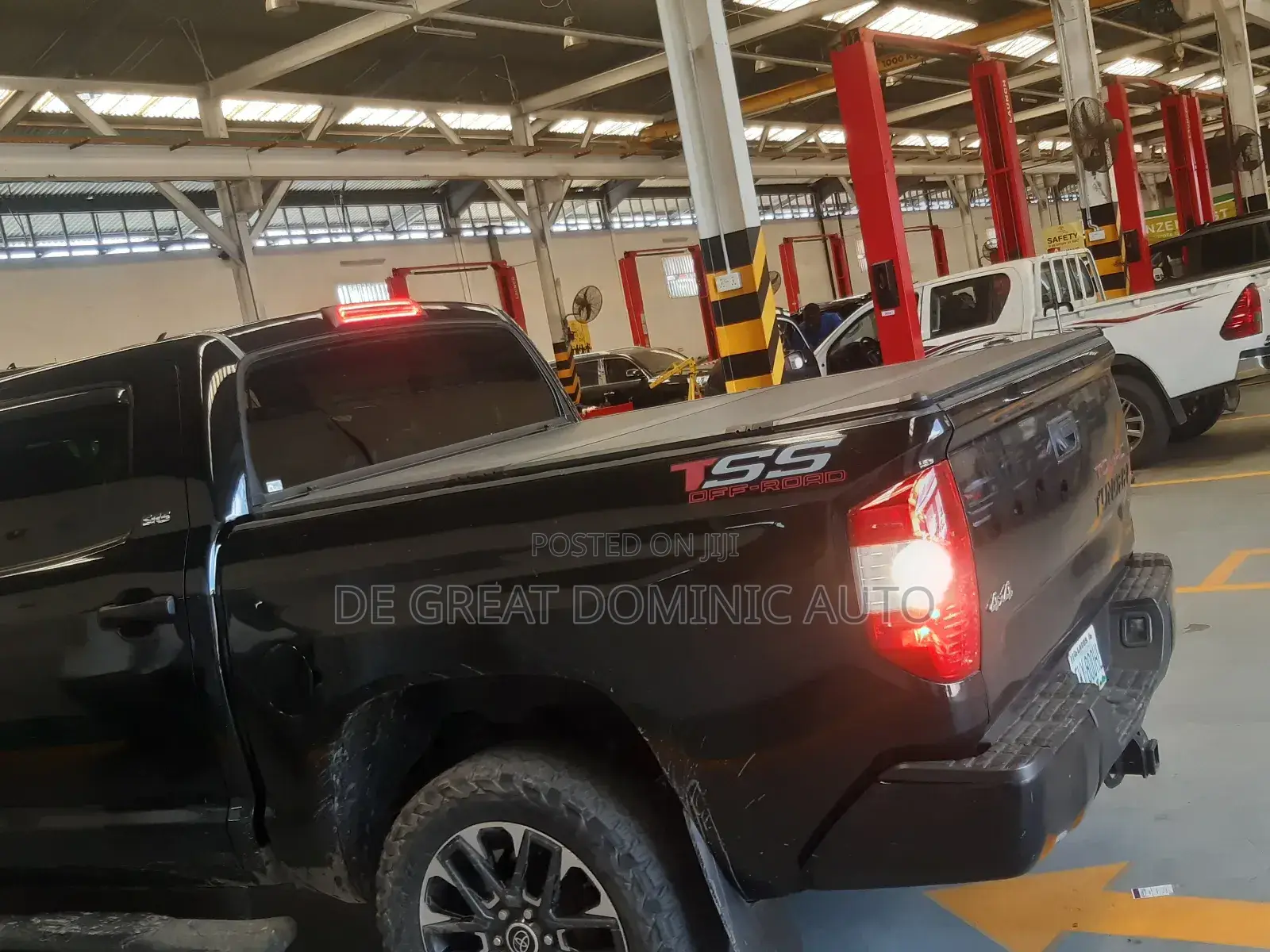 Fiber Folding Boot Cover for Toyota Tundra