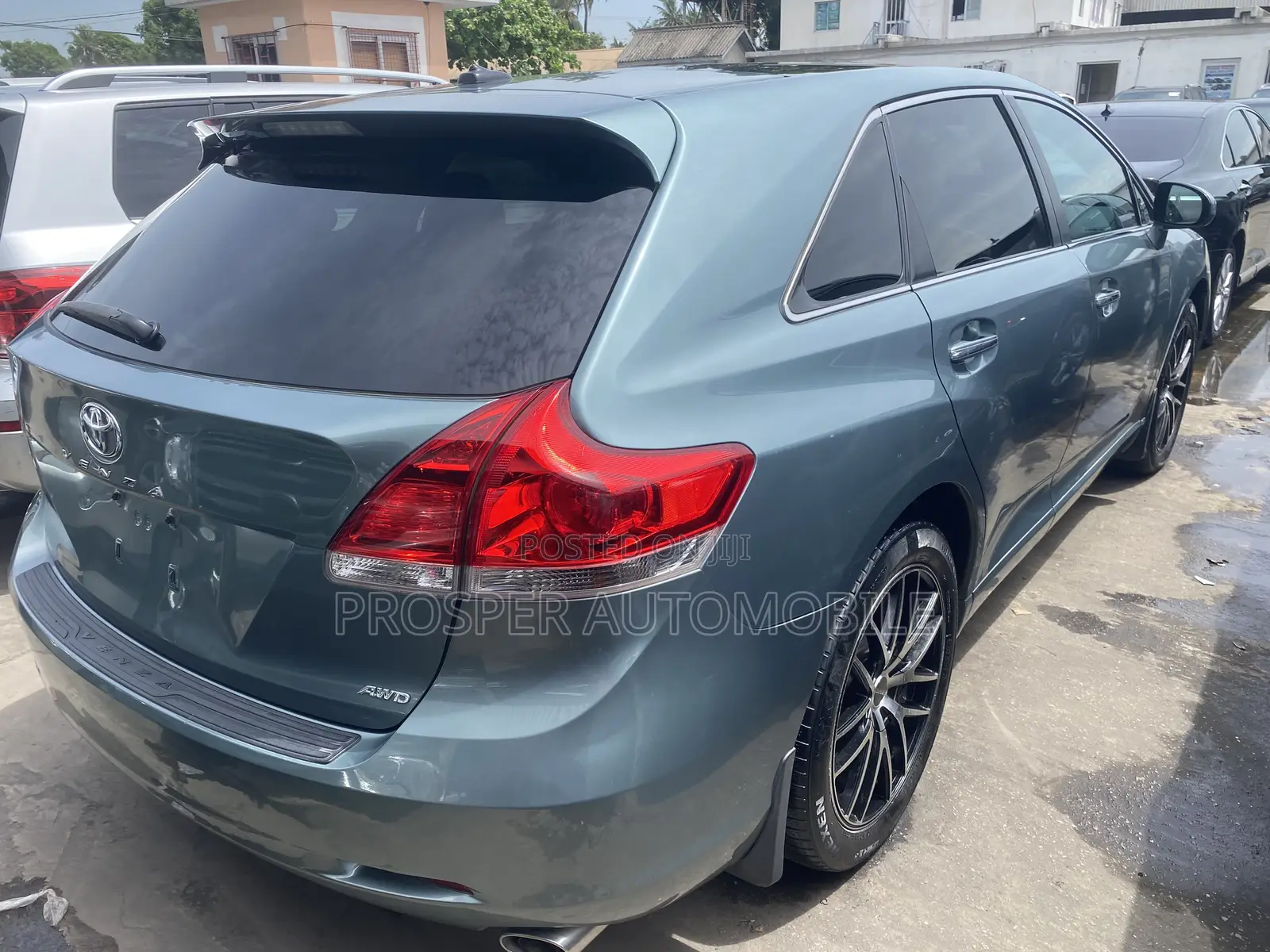 Toyota Venza AWD 2011 Green