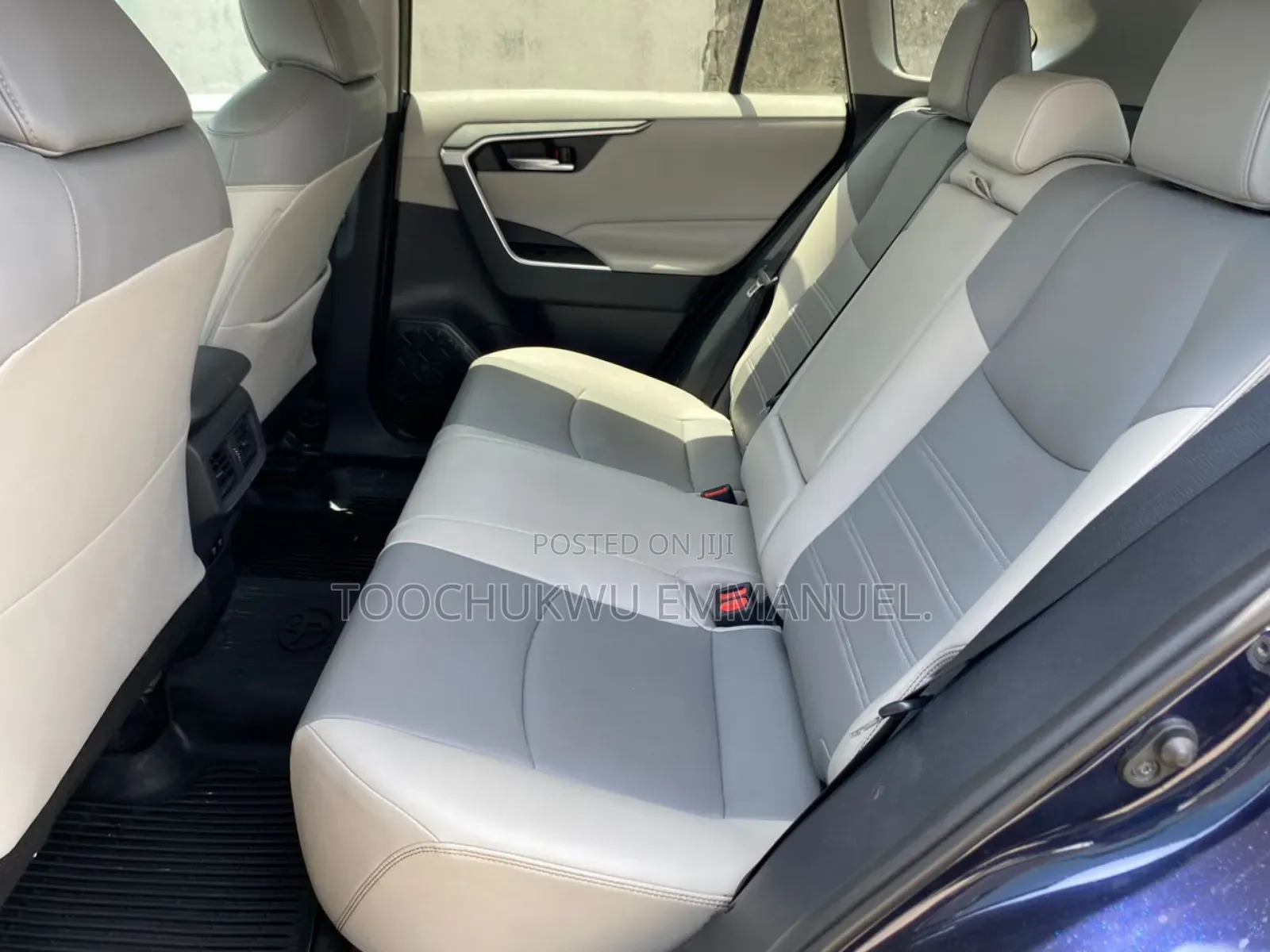Toyota RAV4 XLE AWD 2019 Blue