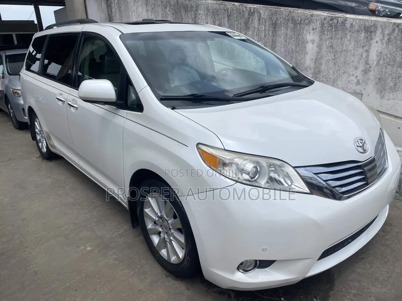 Toyota Sienna Limited 7 Passenger 2012 White