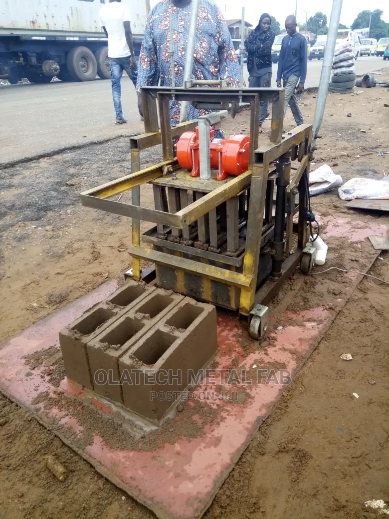 Automated Concrete Block Moulding Machine