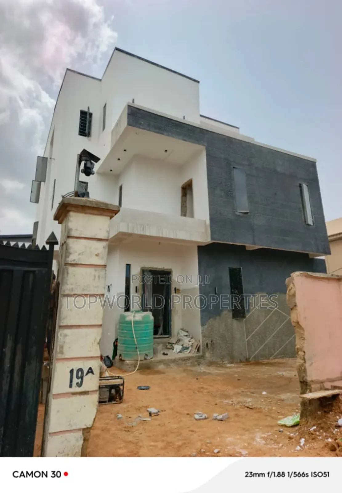 5bdrm Duplex in Unilag Estate Magodo, Berger for sale