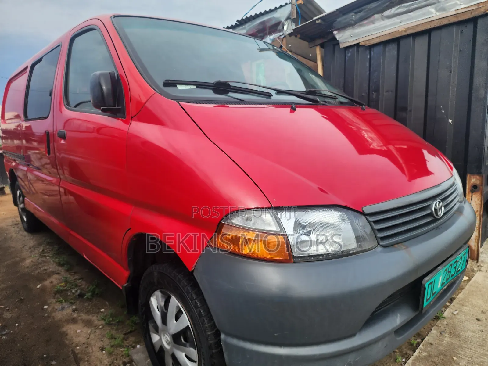 Toyota HiAce 2007 Red