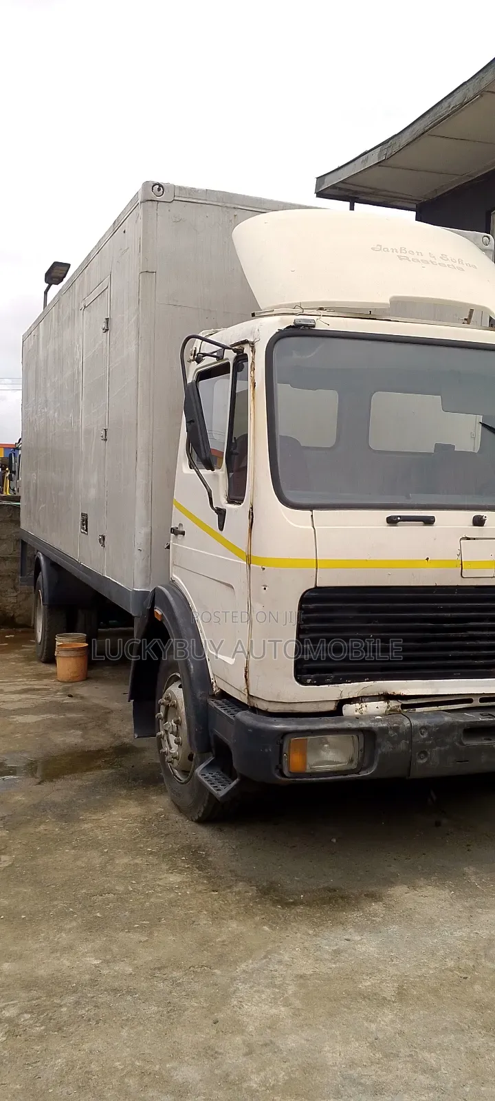 Mercedes Benz 1617 Container Body