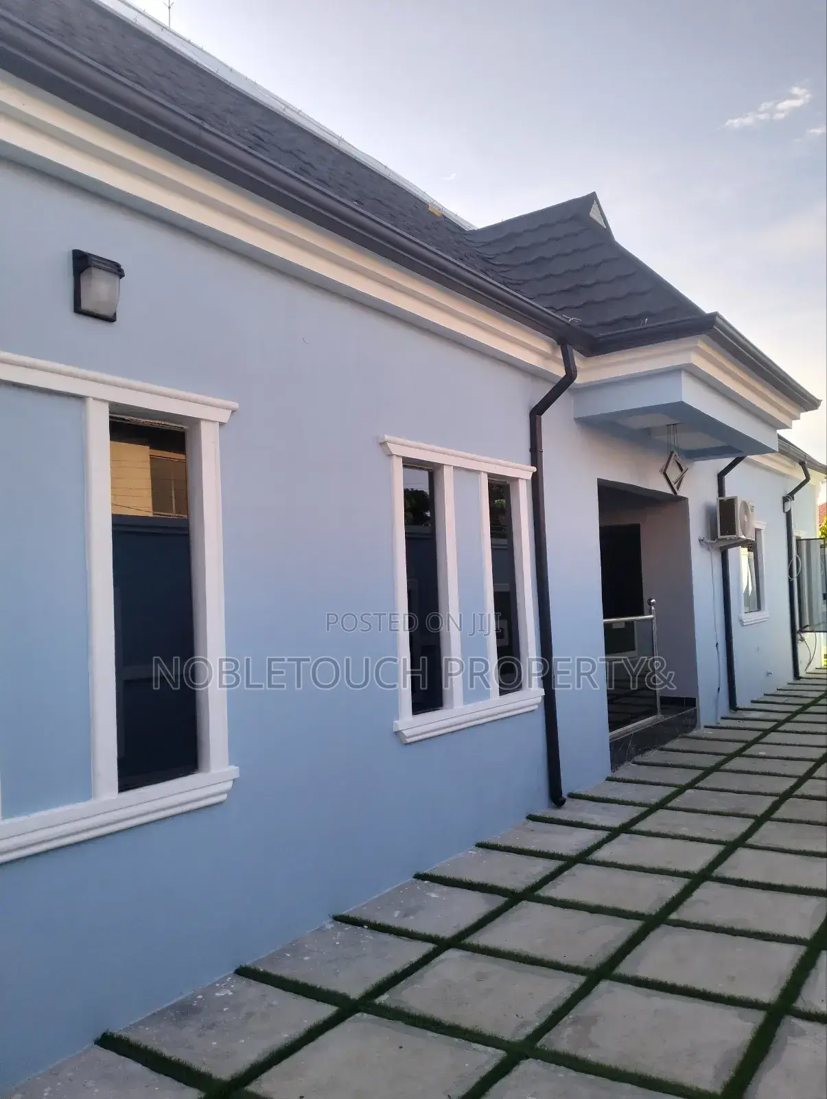 4bdrm Bungalow in 122 Road Near Lyta for sale