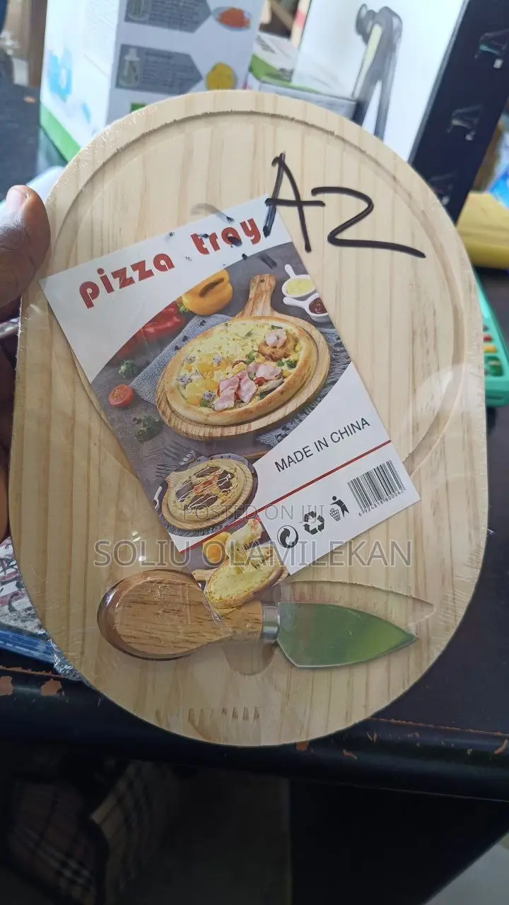 Pizza Tray With Cutter
