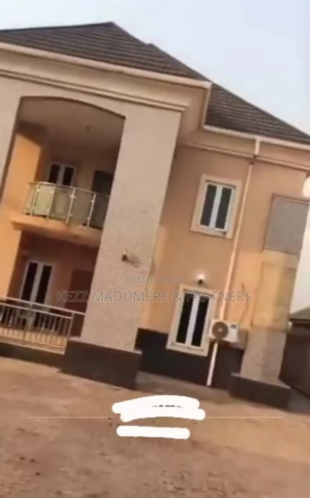5bdrm Duplex in Premier Layout for sale