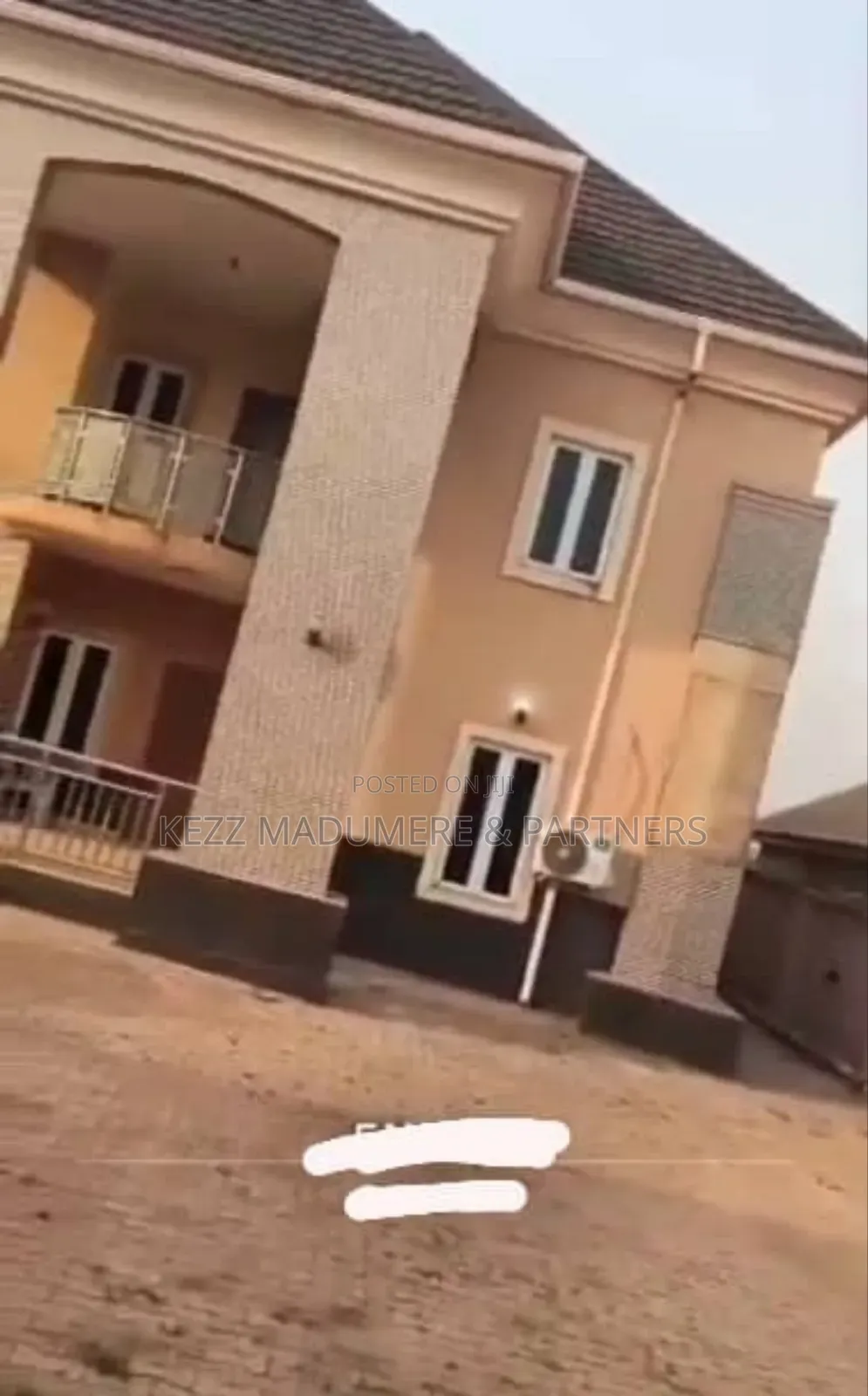 5bdrm Duplex in Premier Layout for sale