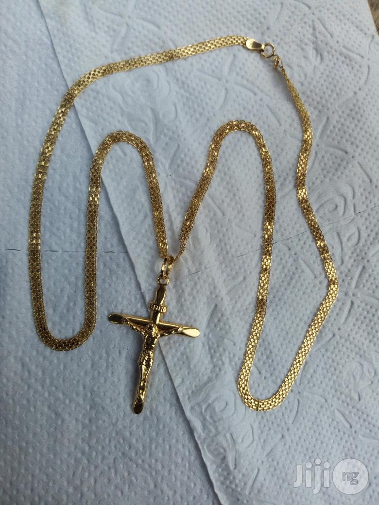 Pure 18karat Original Gold Carpet With Crucifix Pendant