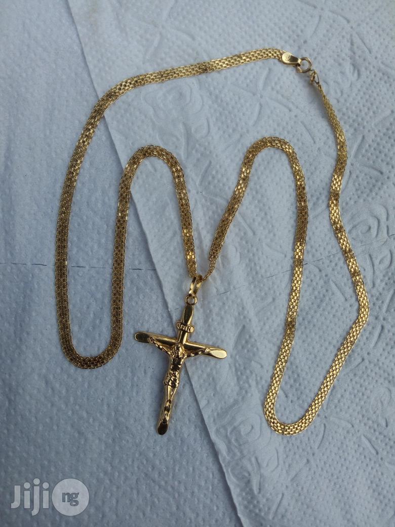 Pure 18karat Original Gold Carpet With Crucifix Pendant
