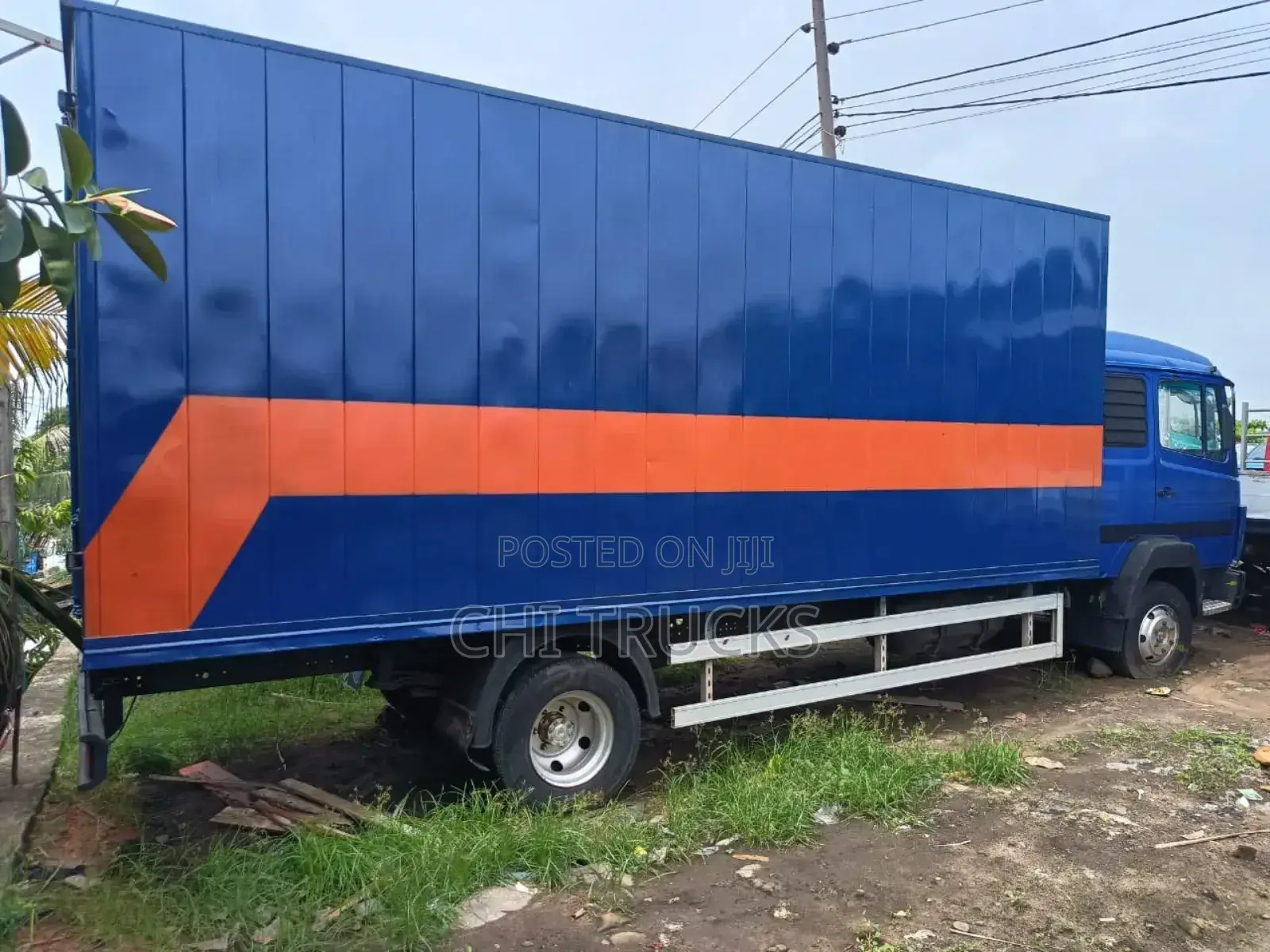 Mercedes Benz 814 Cargo Truck Double Cabin 18ft Long German