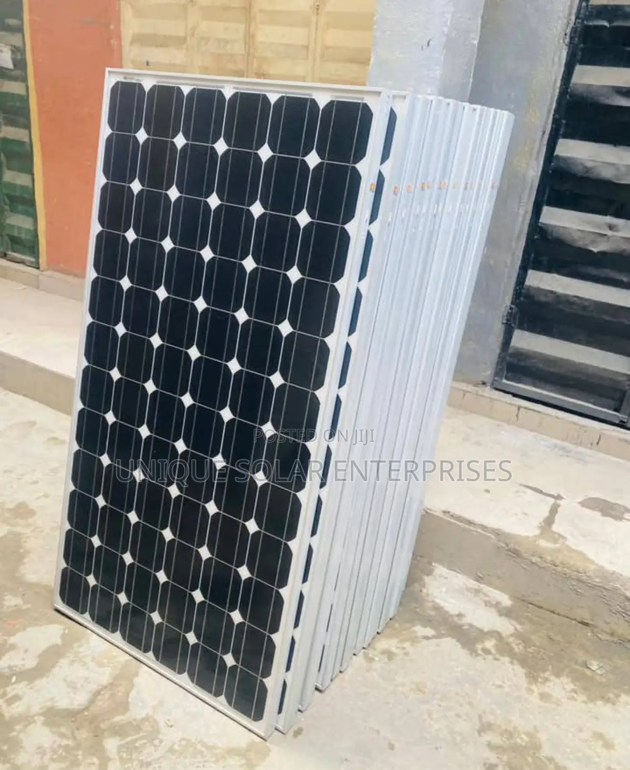 Clean Canadian 300watt Mono Panel A