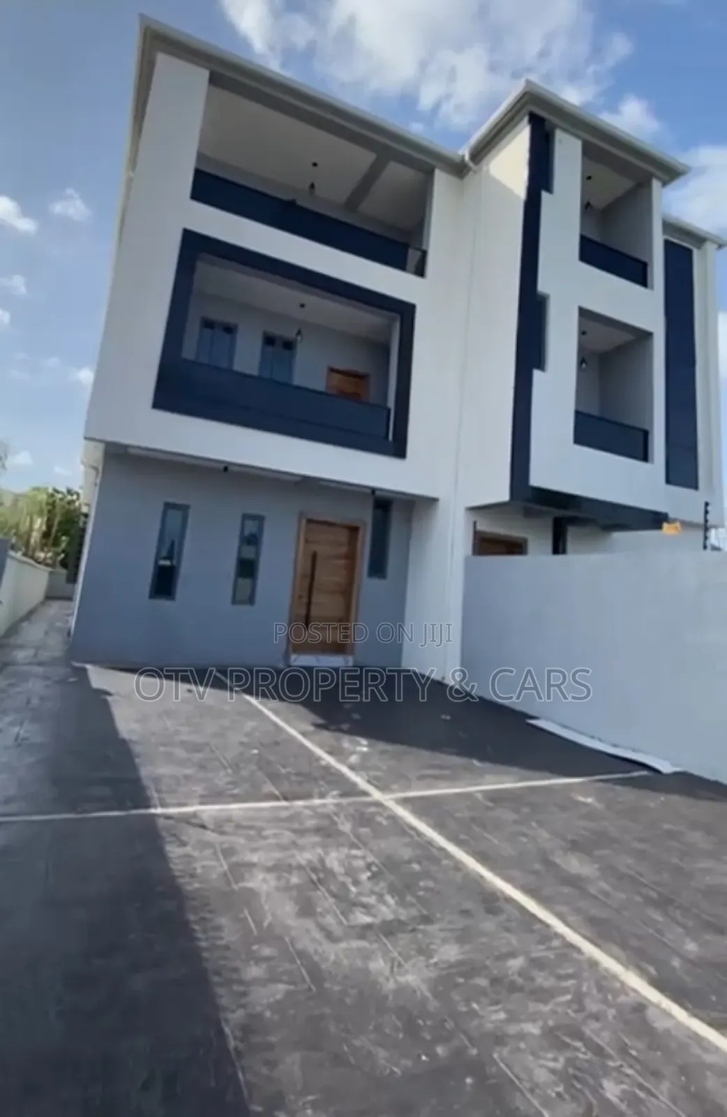 Furnished 5bdrm Duplex in Lekki Phase 1 for sale