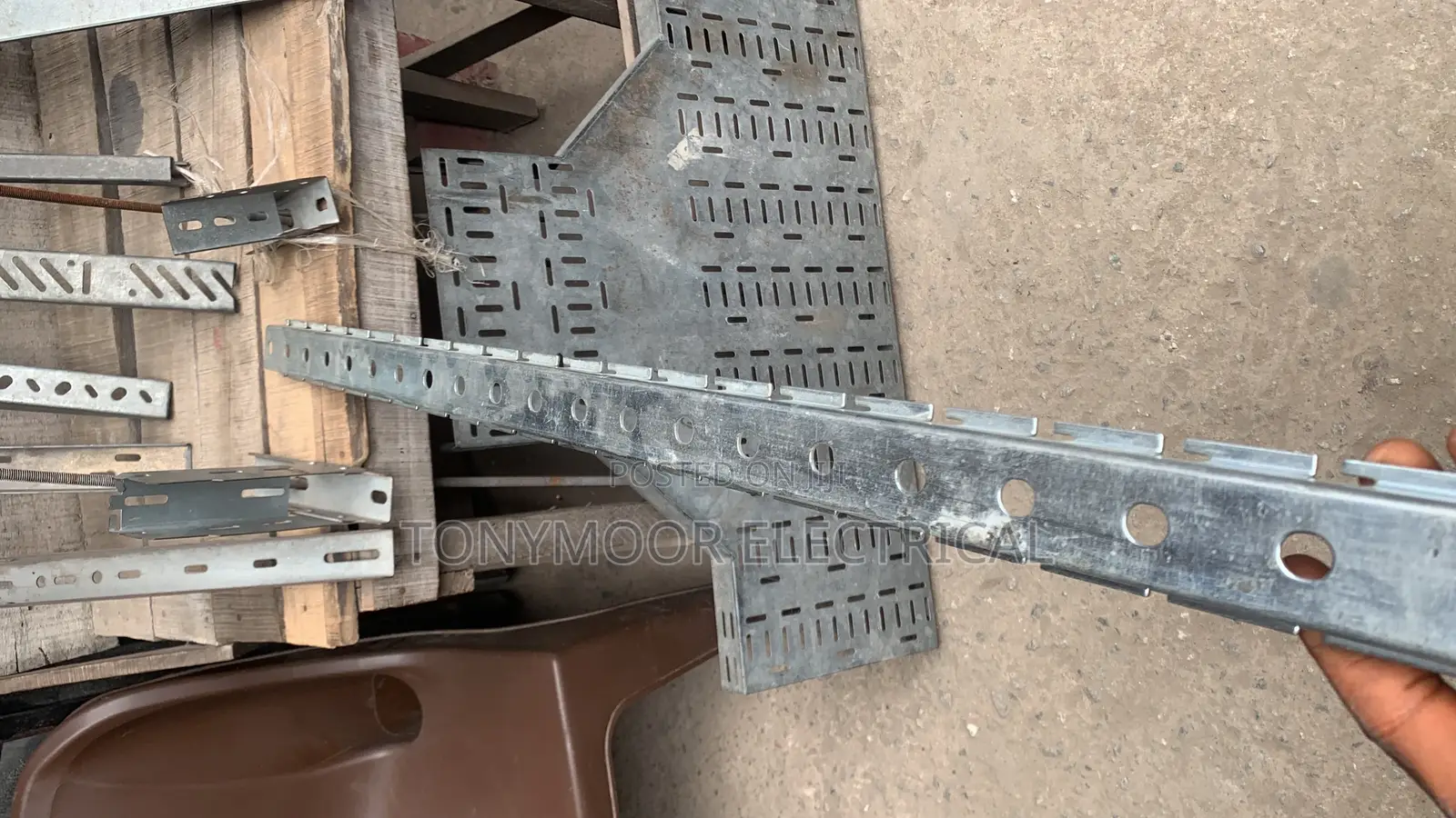 Cable Mesh Hanger