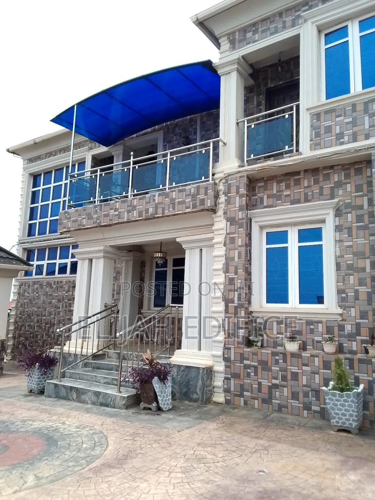 Furnished 9bdrm Duplex in Parkview, Ijede / Ikorodu for sale
