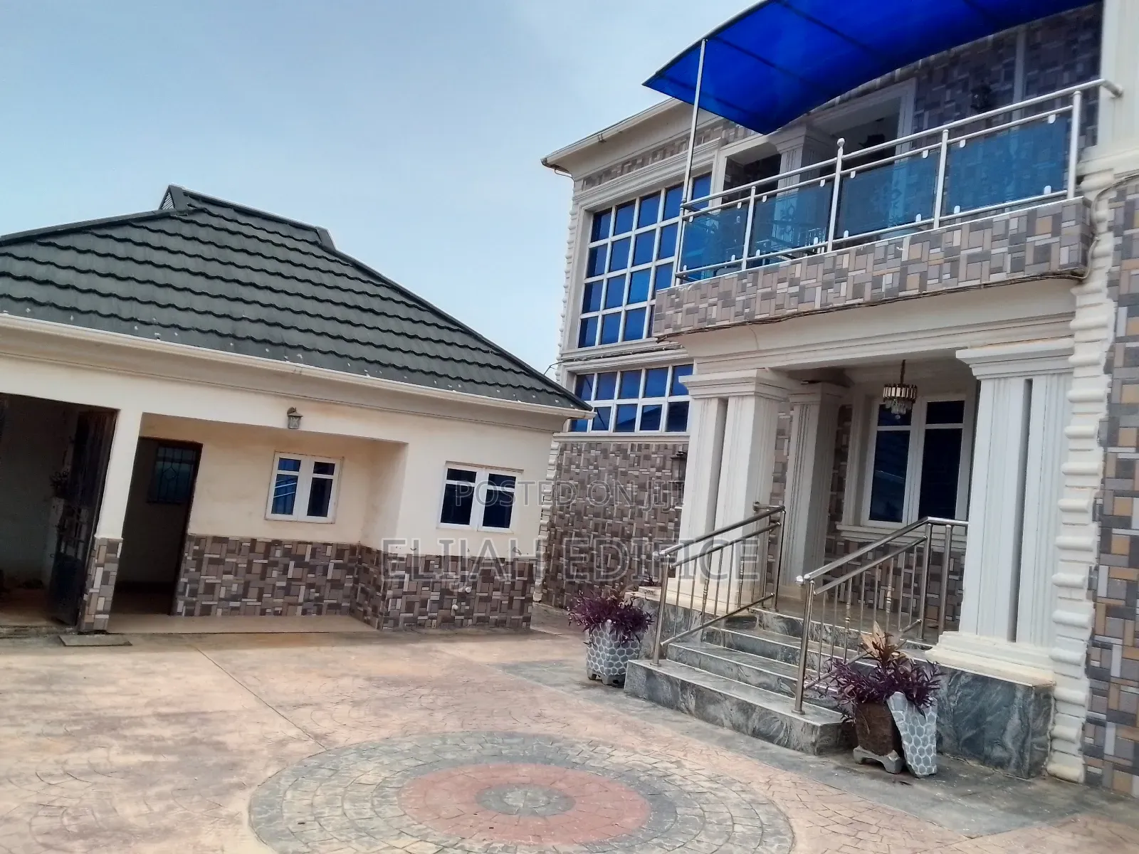 Furnished 9bdrm Duplex in Parkview, Ijede / Ikorodu for sale