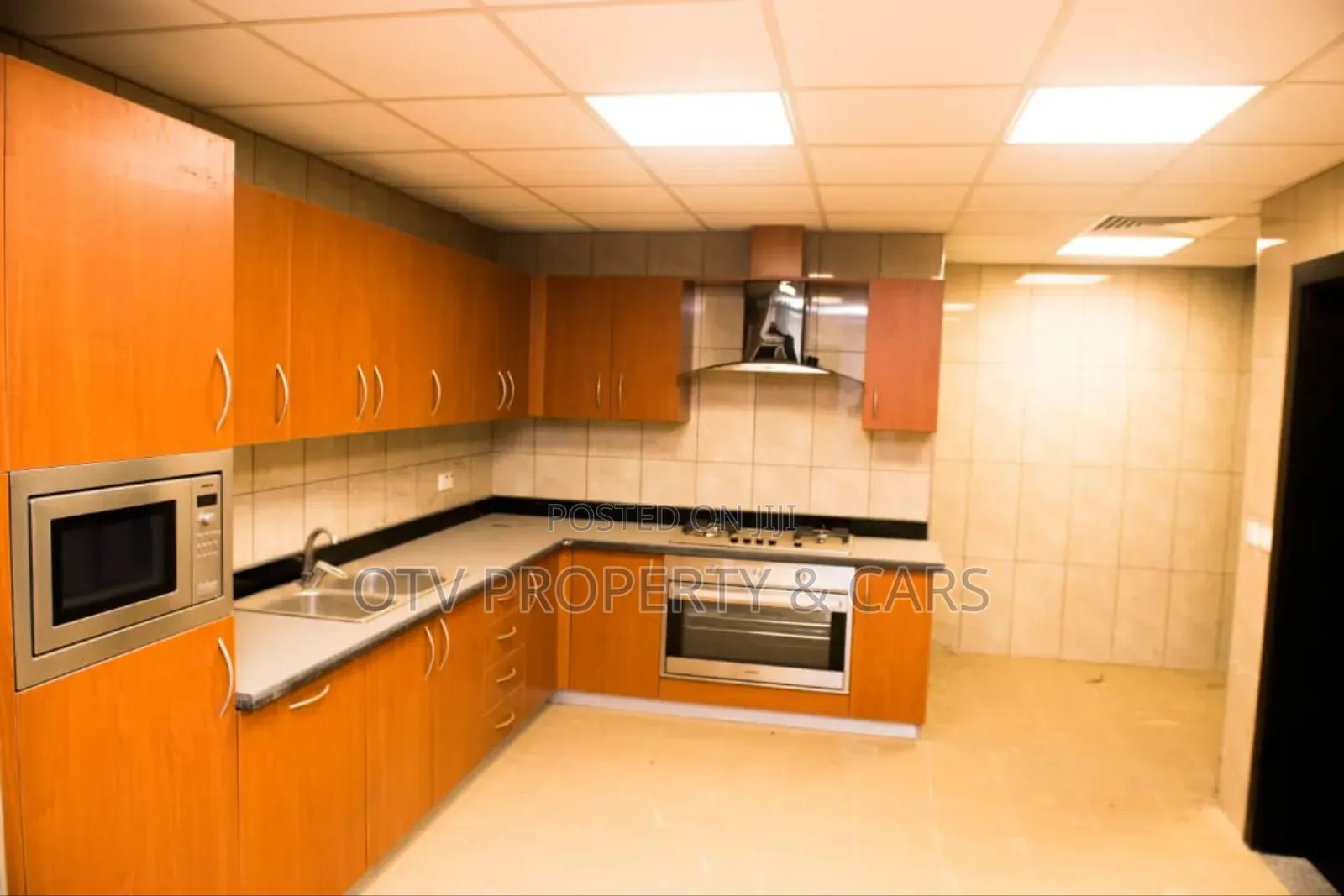 Furnished 4bdrm Apartment in Banana Island for sale