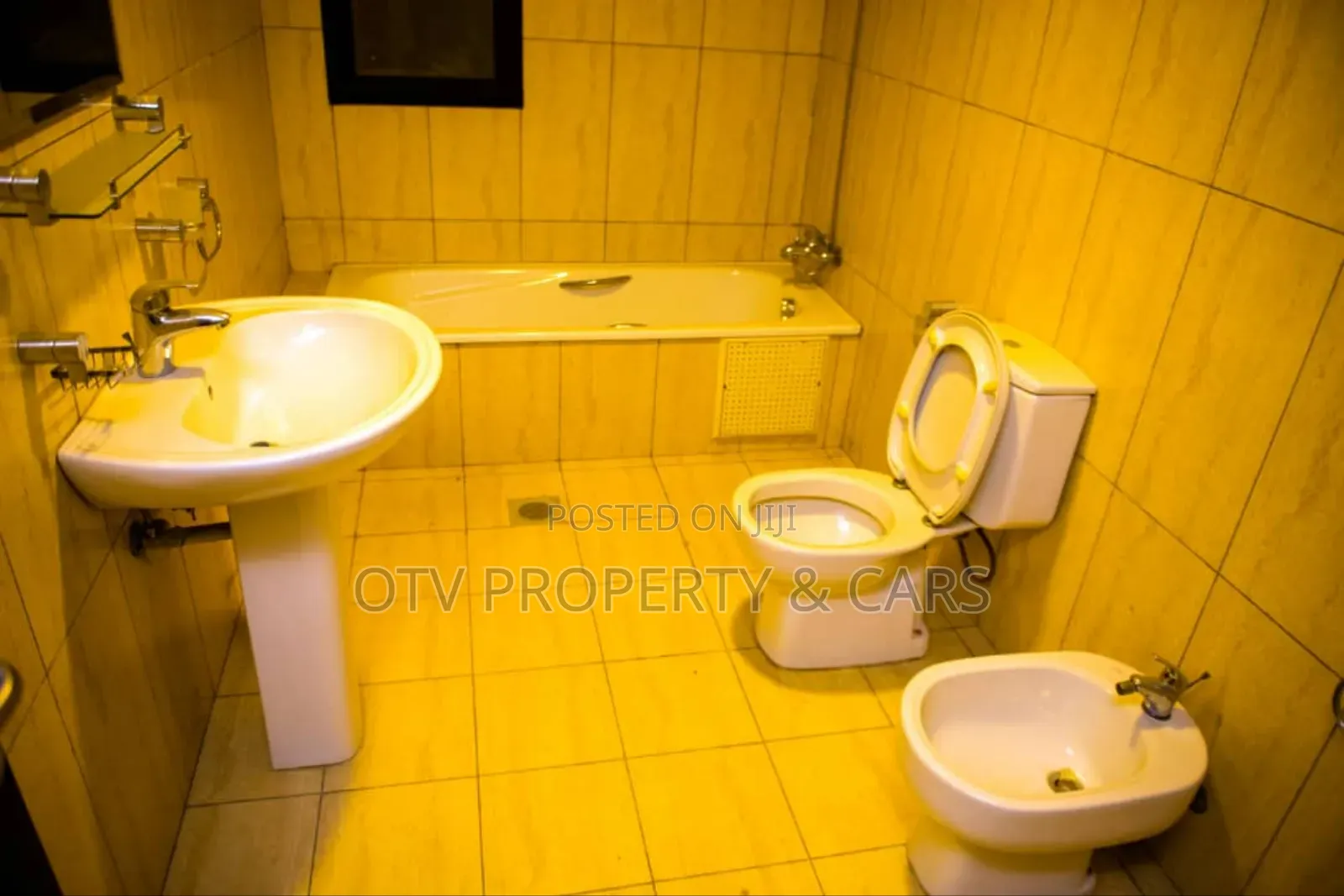 Furnished 4bdrm Apartment in Banana Island for sale