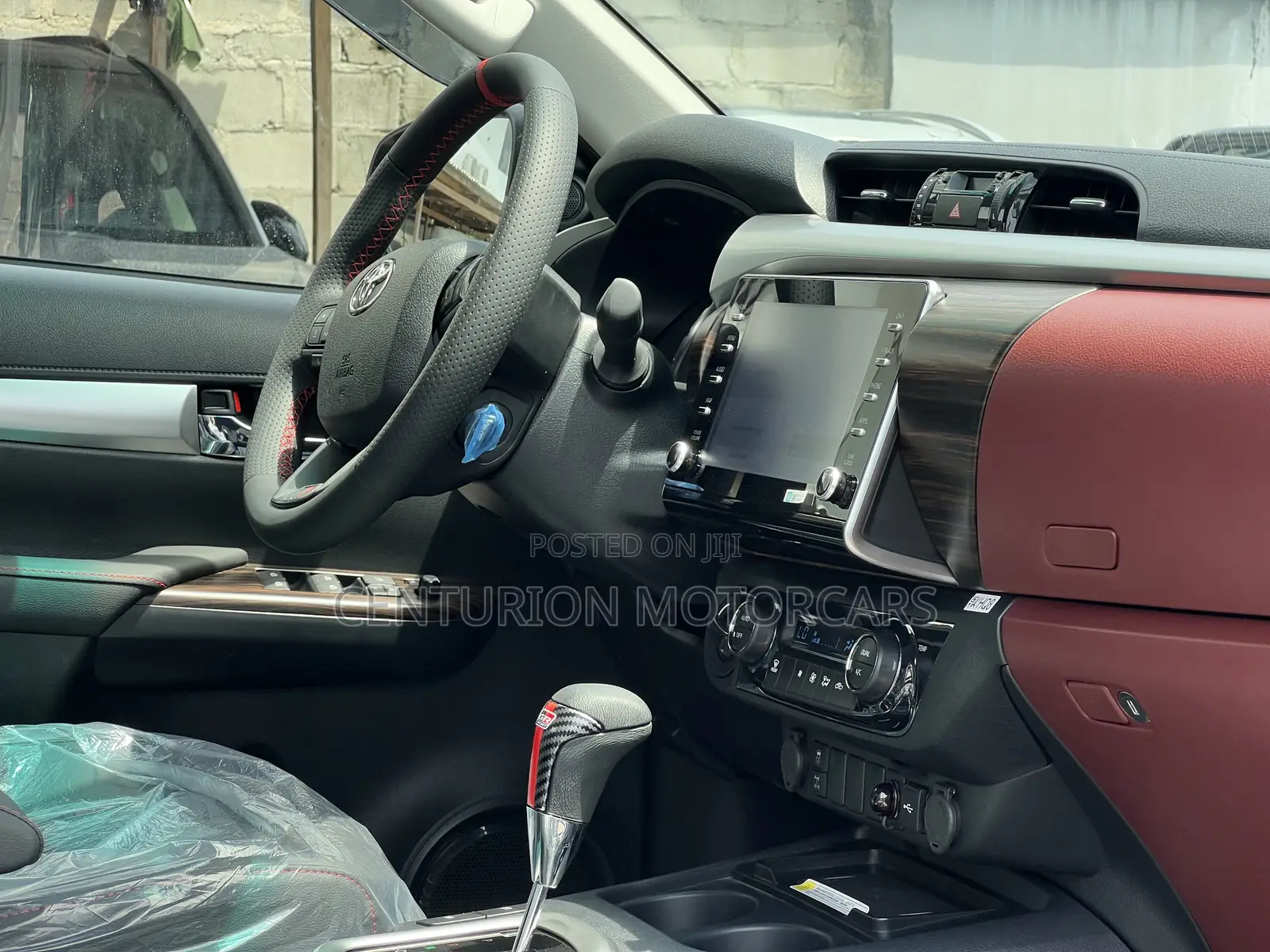 New Toyota Hilux 2025 Gray