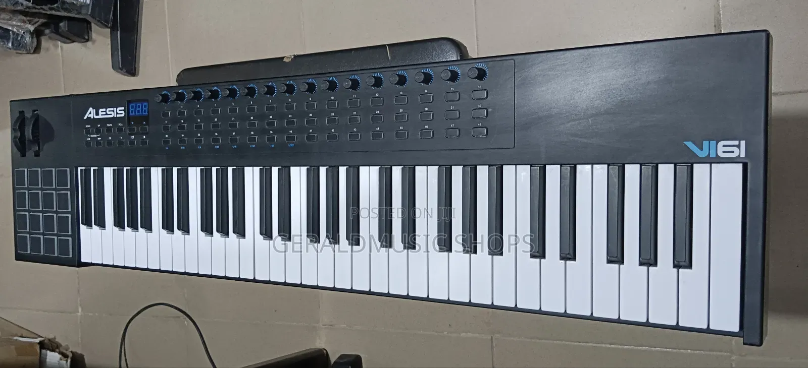 Uk Used Alesis Vi61 Midi Keyboard