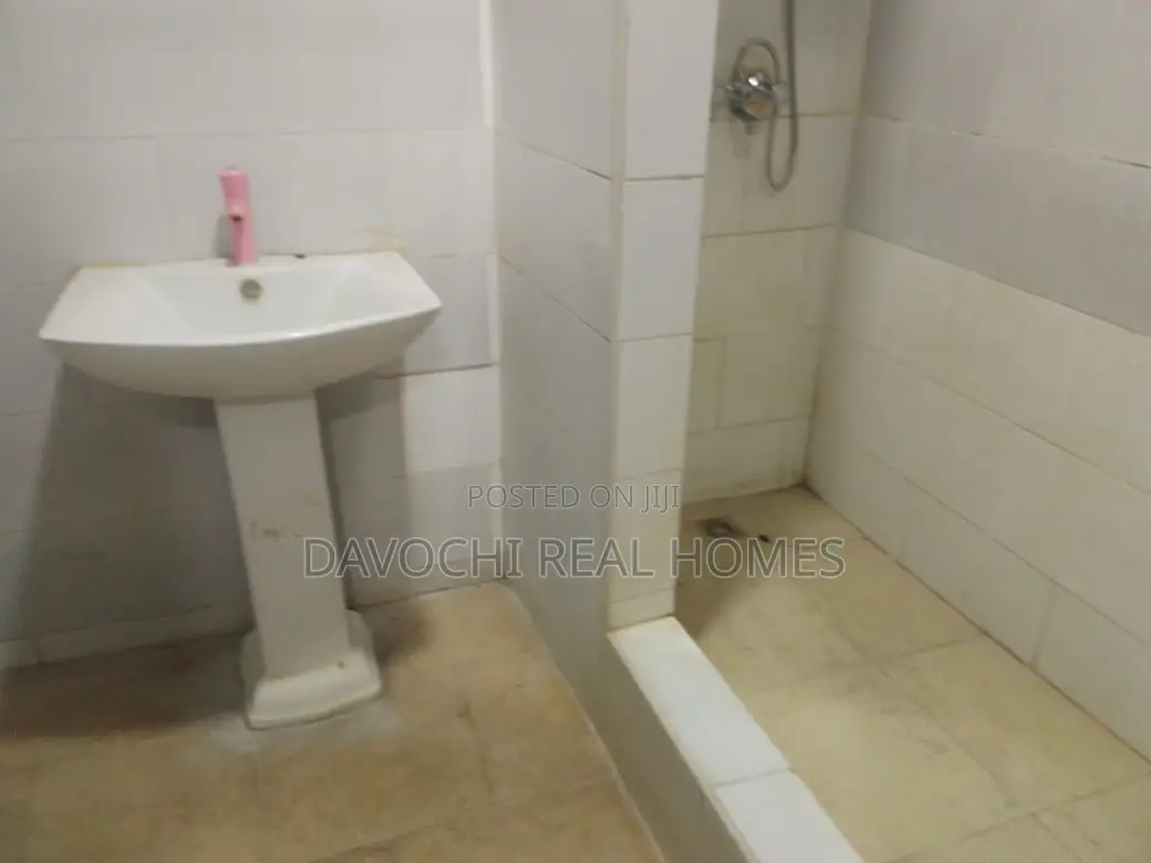 3bdrm Apartment in Chevron, Lekki Phase 2 for rent