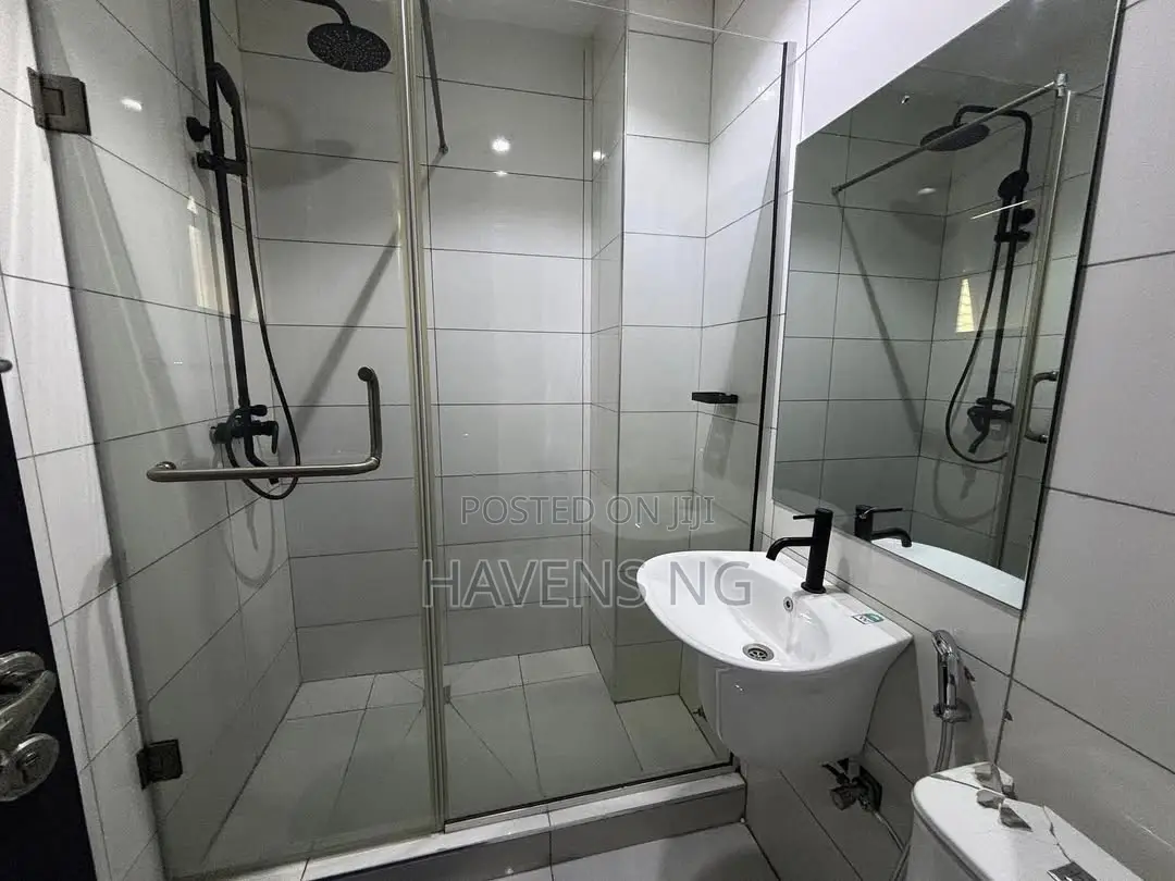 Luxury 2-Bedroom Apartment in Smart Home With Pool and Gym