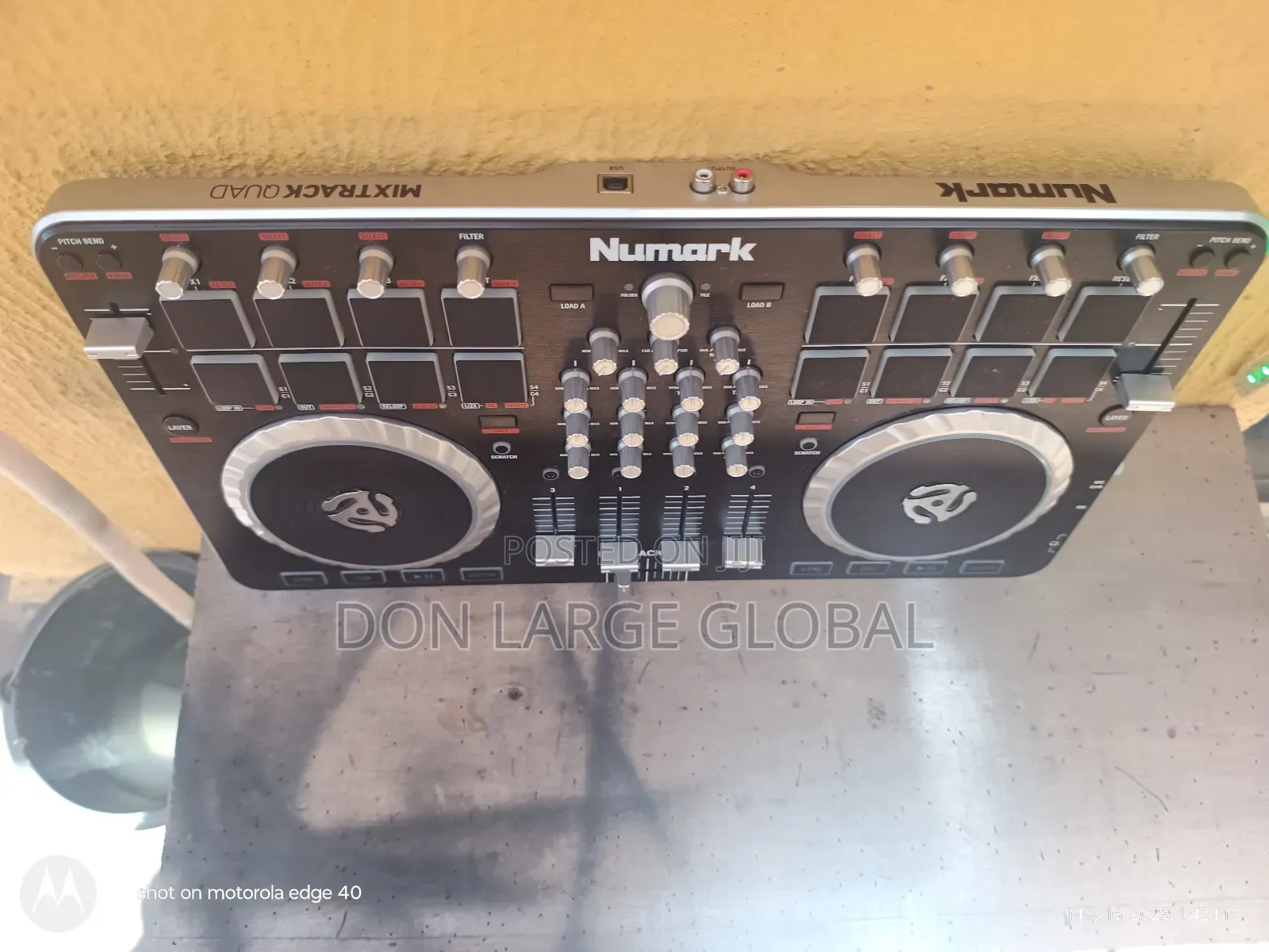 Numark Mix Track Quad To
